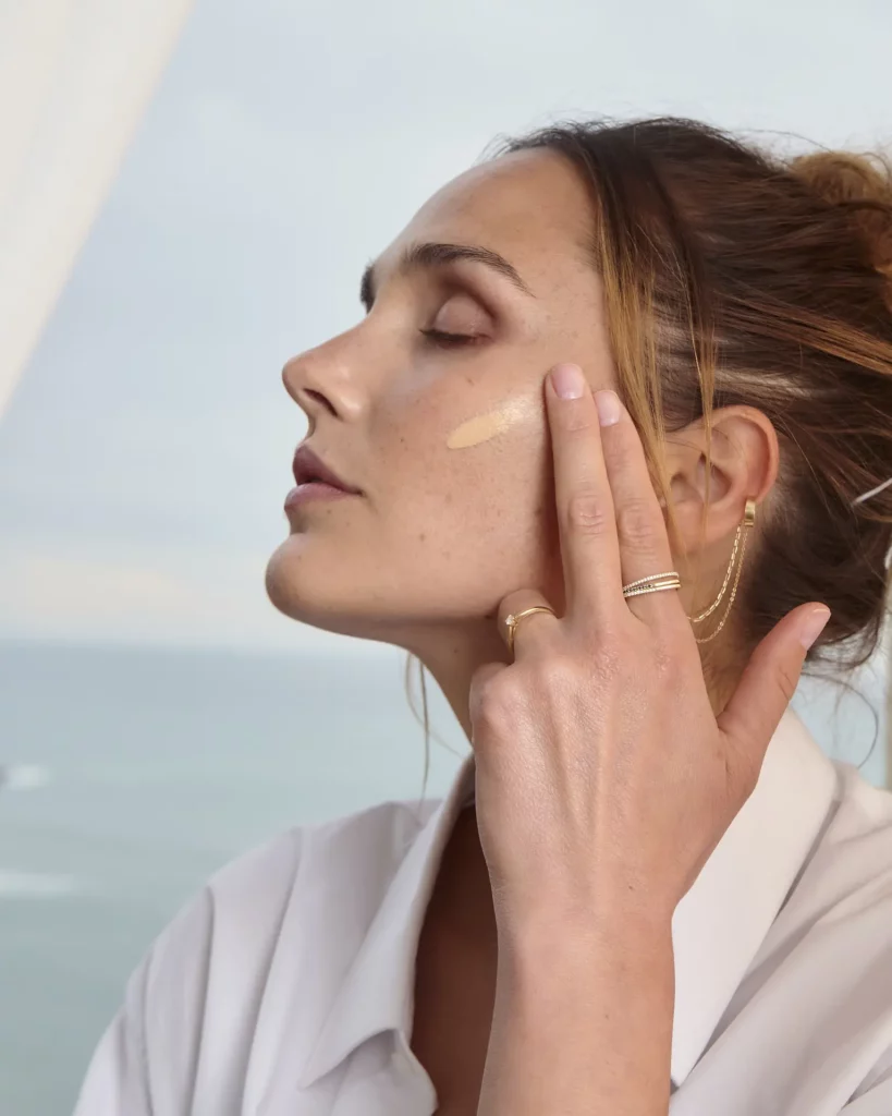 Camille Lou - Campagne Photo Clarins